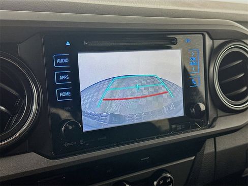 Used 2017 Toyota Tacoma TRD Off-Road image 19