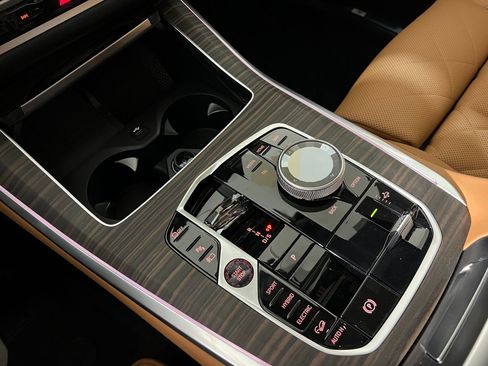 Used 2026 BMW X5 xDrive50e image 17