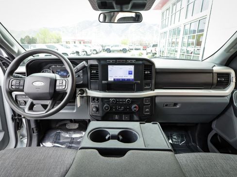 Used 2024 Ford F350 XLT w/ FX4 Off-Road Package AWD/4WD image 17