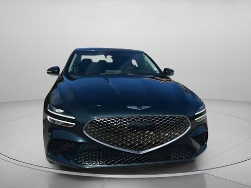 Used 2025 Genesis G70 2.5T image 5