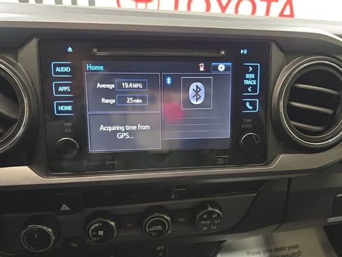 Used 2017 Toyota Tacoma TRD Sport w/ Exterior Package image 24