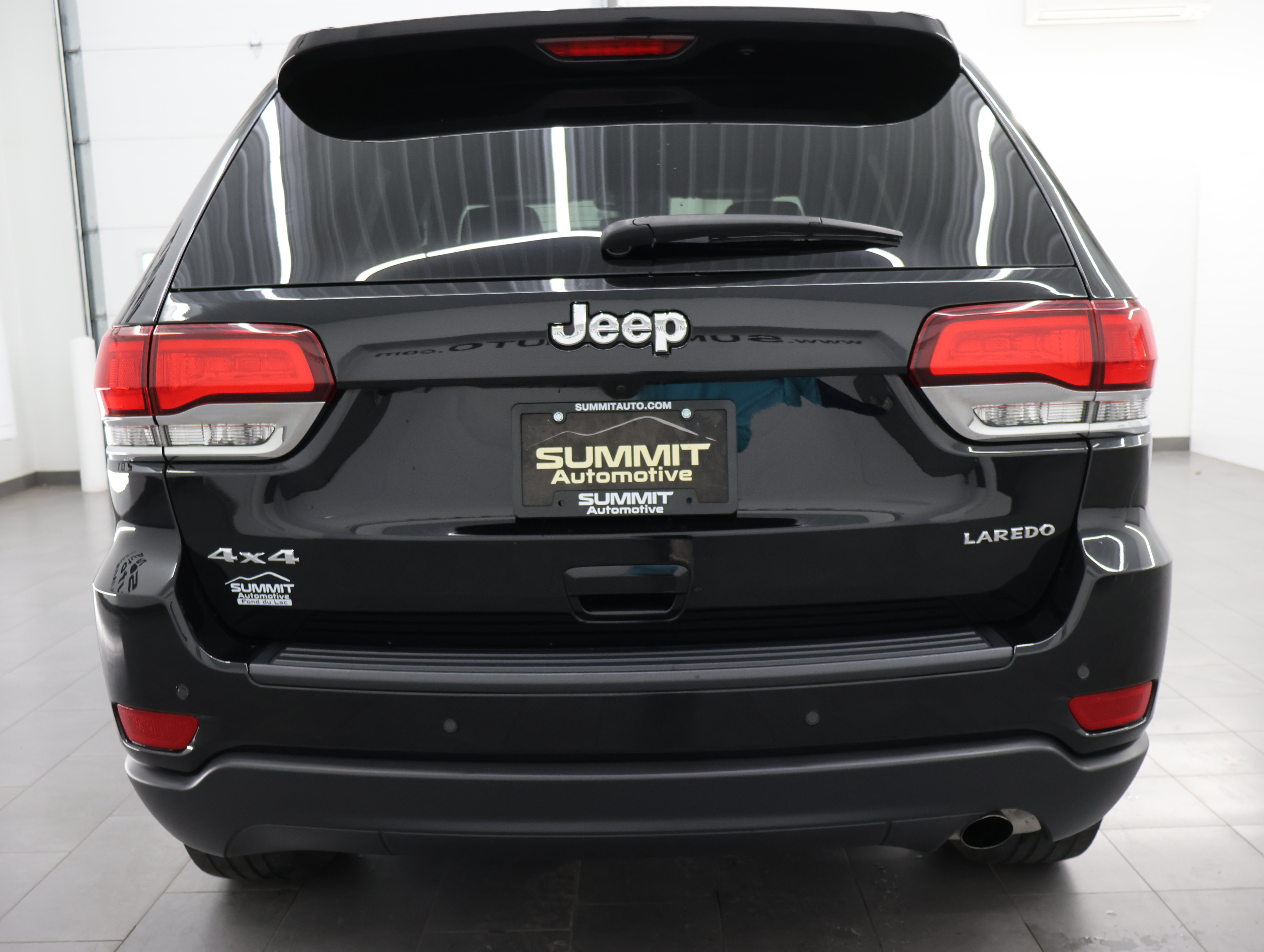 Used 2021 Jeep Grand Cherokee Laredo AWD/4WD image 26