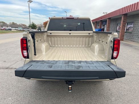 Used 2022 GMC Sierra 1500 Elevation image 9