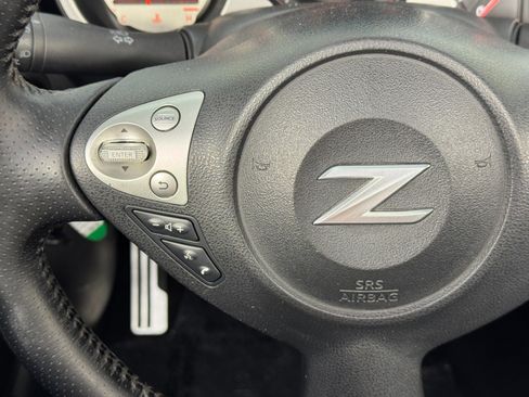 Used 2010 Nissan 370Z Touring w/ Sport Pkg image 18