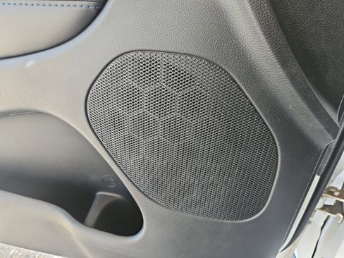 Used 2019 Jeep Grand Cherokee Laredo image 27