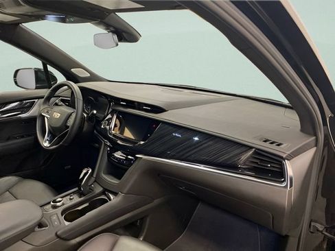 Used 2025 Cadillac XT6 Premium Luxury AWD/4WD image 25