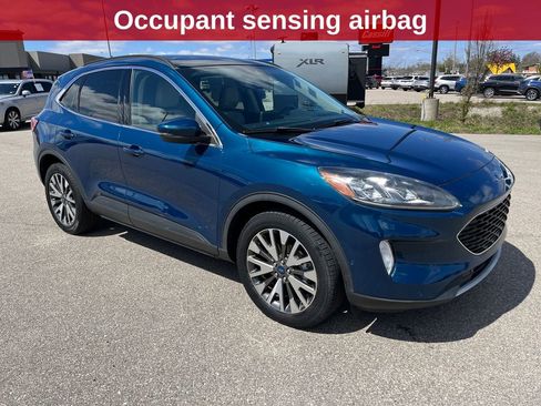 Used 2020 Ford Escape Titanium image 8