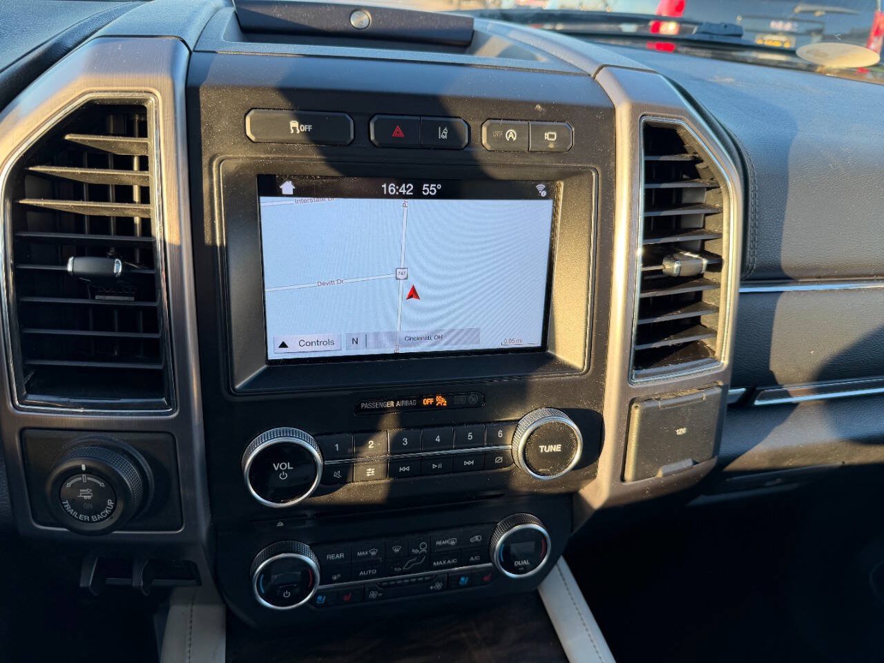 Used 2018 Ford Expedition Platinum RWD image 70