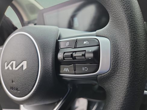 Used 2025 Kia Sportage LX image 12