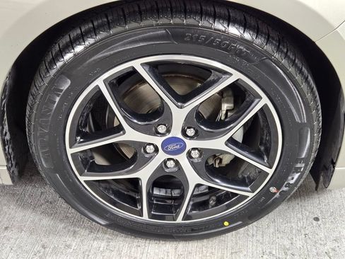 Used 2016 Ford Focus SE w/ SE Sport Package FWD image 10