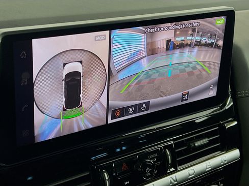 New 2026 Nissan Pathfinder Platinum image 9