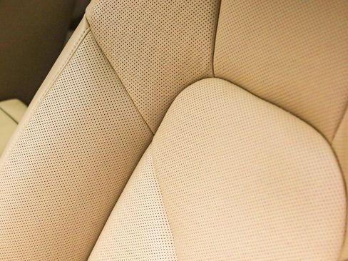 Certified 2025 Porsche Macan image 26