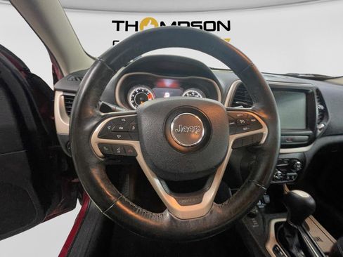 Used 2017 Jeep Cherokee Limited AWD/4WD image 12