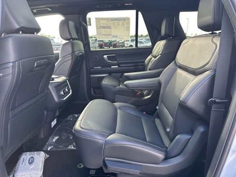New 2025 Ford Expedition Max Platinum w/ Stealth Performance Package image 38