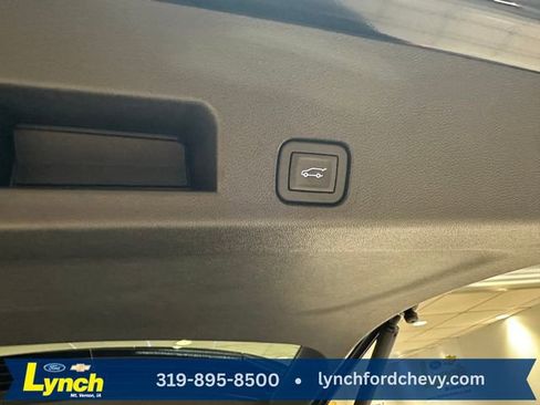 Used 2025 Chevrolet Traverse Z71 w/ Enhanced Driving Package AWD/4WD image 20