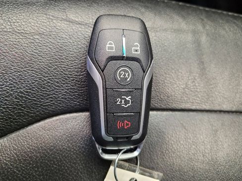 Used 2017 Ford Explorer XLT w/ Equipment Group 202A image 32