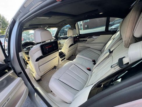 Used 2018 BMW 750i xDrive AWD/4WD image 14