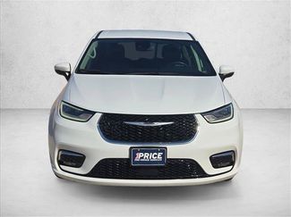 Used 2023 Chrysler Pacifica Touring-L FWD video 2