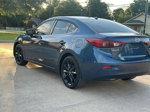 Used 2017 MAZDA MAZDA3 Touring w/ Popular Equipment Package FWD image 7