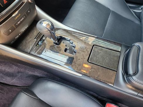 Used 2015 Lexus IS 250C w/ Luxury Package RWD image 20