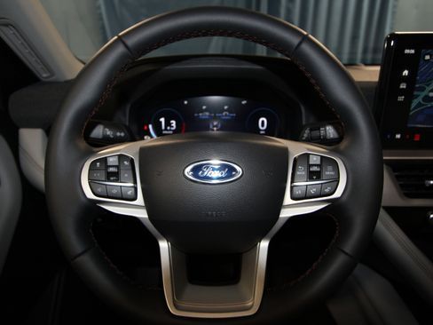 New 2026 Ford Explorer Active w/ Active Comfort Package image 9