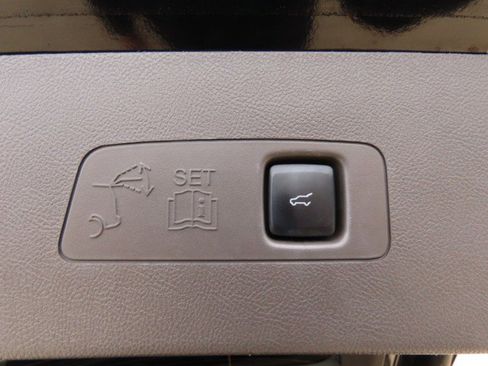 Used 2020 Lincoln Corsair FWD w/ Equipment Group 101A image 13