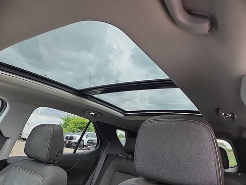 Used 2018 Chevrolet Equinox LT w/ Sun & Infotainment Package AWD/4WD image 27