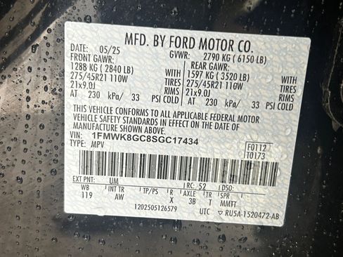 Used 2025 Ford Explorer ST w/ Sun And Sound Package image 19