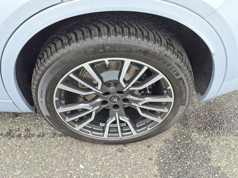 New 2025 Maserati Grecale GT image 5