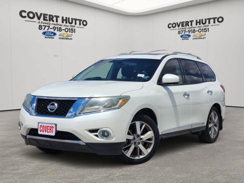 Used 2016 Nissan Pathfinder Platinum w/ Cargo Package FWD image 1