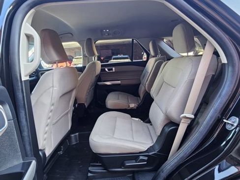 Certified 2022 Ford Explorer XLT w/ Class IV Trailer Tow Package image 13