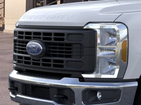 New 2026 Ford F350 XL w/ FX4 Off-Road Package AWD/4WD image 17