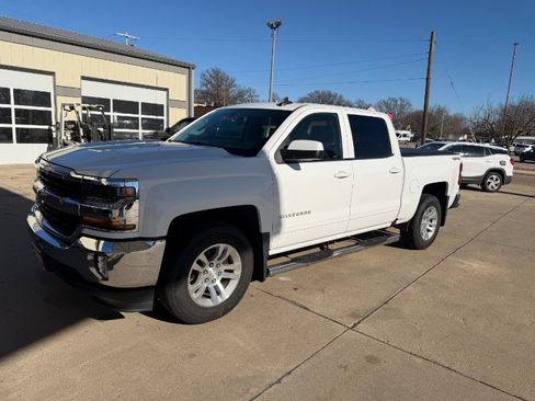 Used 2017 Chevrolet Silverado 1500 LT w/ All Star Edition image 25