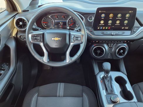 Used 2025 Chevrolet Blazer LT w/ Midnight/Sport Edition FWD image 6