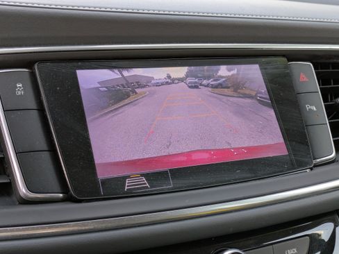 Used 2020 Buick Enclave Essence w/ Sport Touring Edition image 32