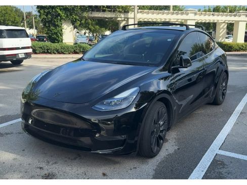 Used 2024 Tesla Model Y Performance AWD/4WD image 1