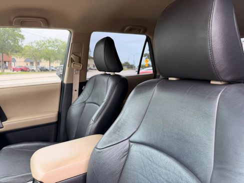 Used 2018 Toyota 4Runner SR5 image 10