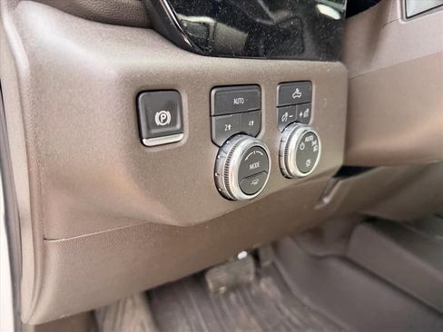 Used 2025 GMC Sierra 1500 SLE image 21