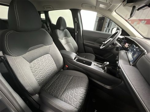 New 2026 Nissan Kicks SV image 25