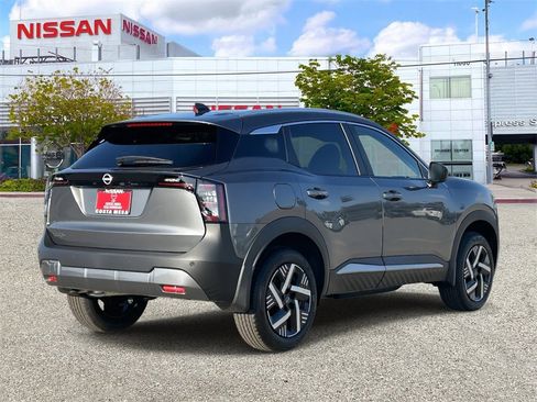 New 2026 Nissan Kicks SV image 4