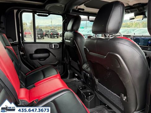 Used 2024 Jeep Gladiator Rubicon w/ Technology Group AWD/4WD image 38
