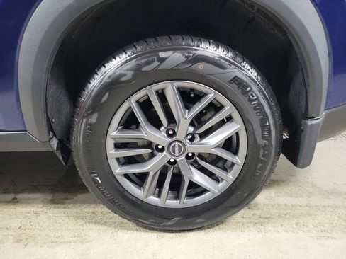 Used 2023 Nissan Rogue S image 8