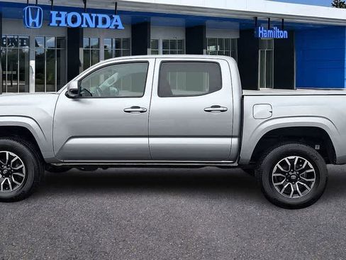 Used 2022 Toyota Tacoma SR image 5