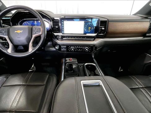 Used 2022 Chevrolet Silverado 1500 High Country w/ High Country Premium Package image 15