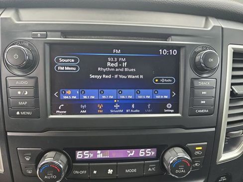 Used 2019 Nissan Titan SL w/ Midnight Edition image 32