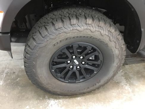 Used 2025 Ford F150 Raptor AWD/4WD image 4