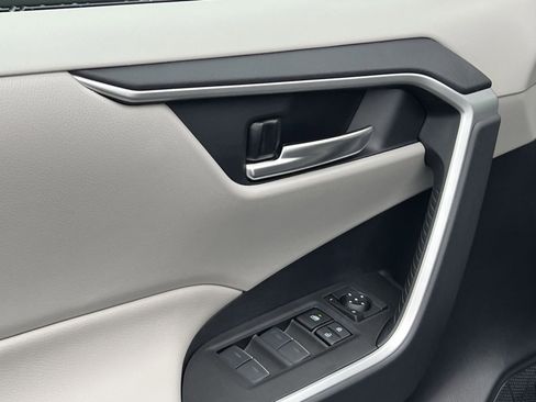 New 2025 Toyota RAV4 XLE image 10