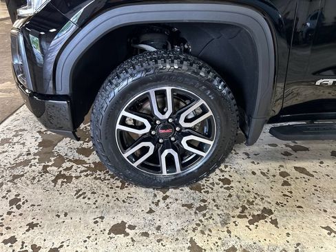 Used 2022 GMC Sierra 1500 AT4 w/ AT4 Premium Package AWD/4WD image 11