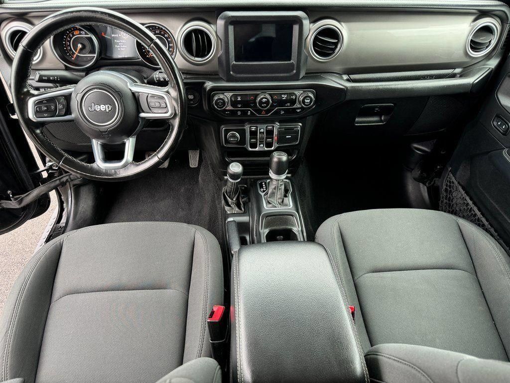 Used 2020 Jeep Wrangler Unlimited Sahara AWD/4WD image 25