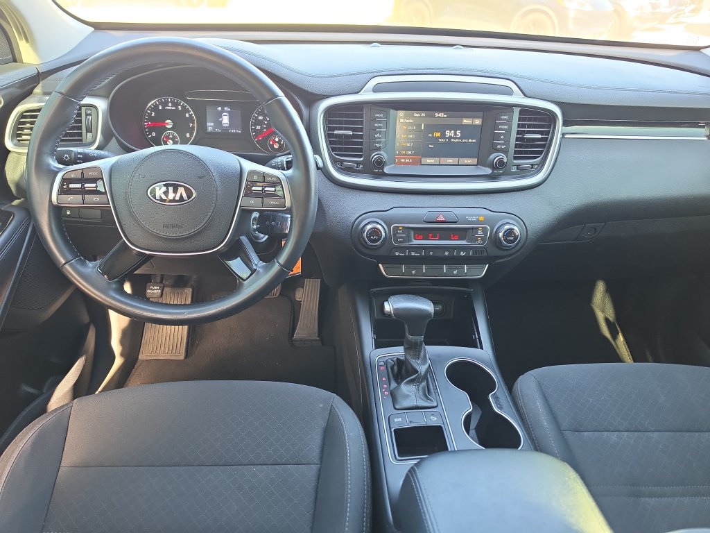 Used 2019 Kia Sorento S FWD image 7
